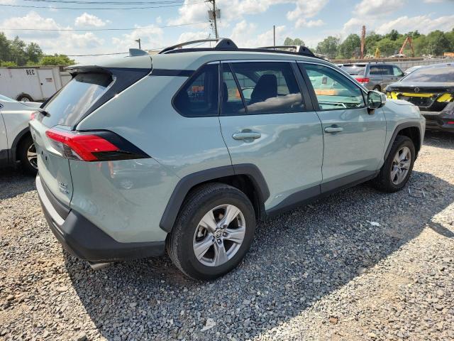 4T3RWRFV8NU074587 - 2022 TOYOTA RAV4 XLE ნაცრისფერი ფოტო 3