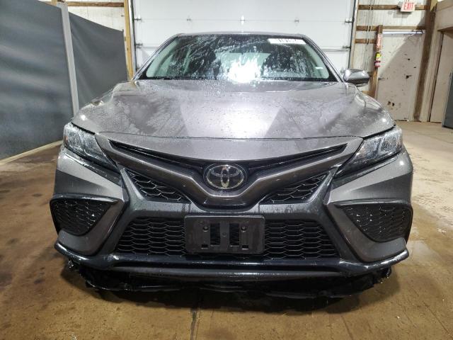 4T1G11AK7PU164295 - 2023 TOYOTA CAMRY SE NIGHT SHADE GRAY photo 5