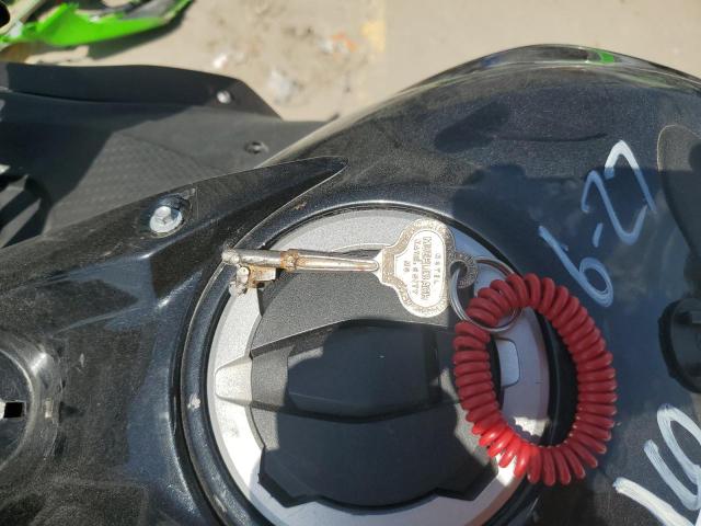 JKAEXEJ10KDA03463 - 2019 KAWASAKI EX650 J შავი ფოტო 8