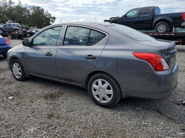 3N1CN7AP1JL833123 - 2018 NISSAN VERSA S CHARCOAL photo 2