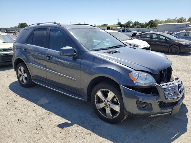 4JGBB8GB1BA722434 - 2011 MERCEDES-BENZ ML 350 4MATIC CHARCOAL photo 4
