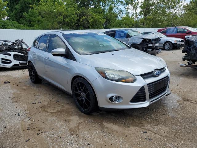 1FAHP3N26CL347481 - 2012 FORD FOCUS TITANIUM SILVER photo 4