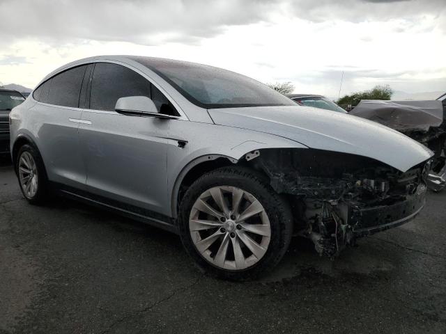5YJXCAE28HF054052 - 2017 TESLA MODEL X SILVER photo 4