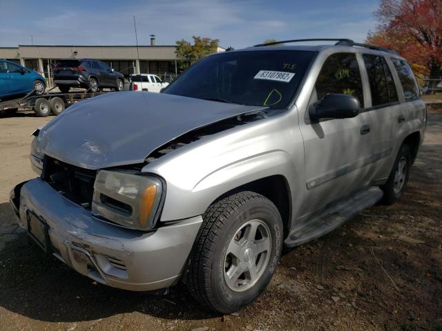 1GNDT13S542124035 - 2004 CHEVROLET TRAILBLAZE LS SILVER photo 2