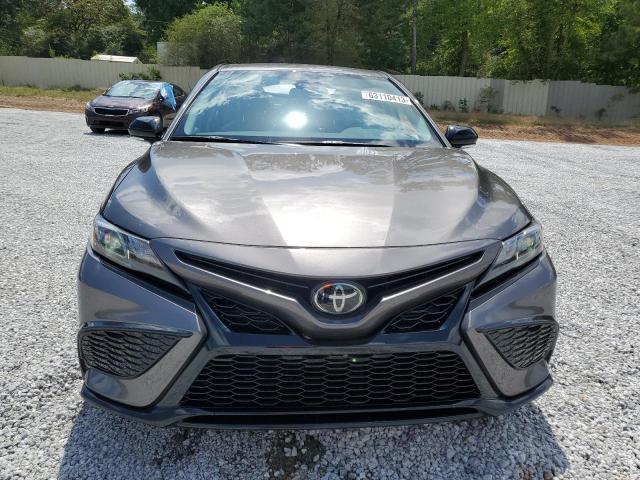 4T1G11AK7PU810161 - 2023 TOYOTA CAMRY SE NIGHT SHADE GRAY photo 5