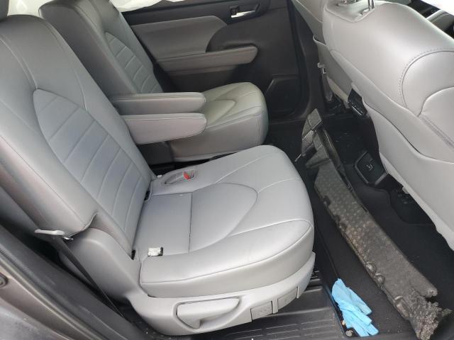5TDGZRAH6NS551339 - 2022 TOYOTA HIGHLANDER XLE ნაცრისფერი ფოტო 11