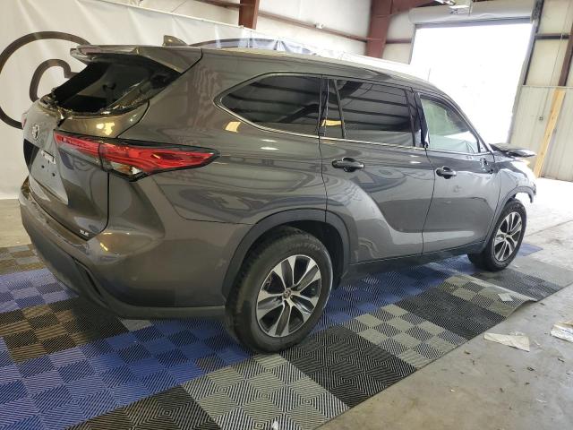 5TDGZRAH6NS551339 - 2022 TOYOTA HIGHLANDER XLE ნაცრისფერი ფოტო 3
