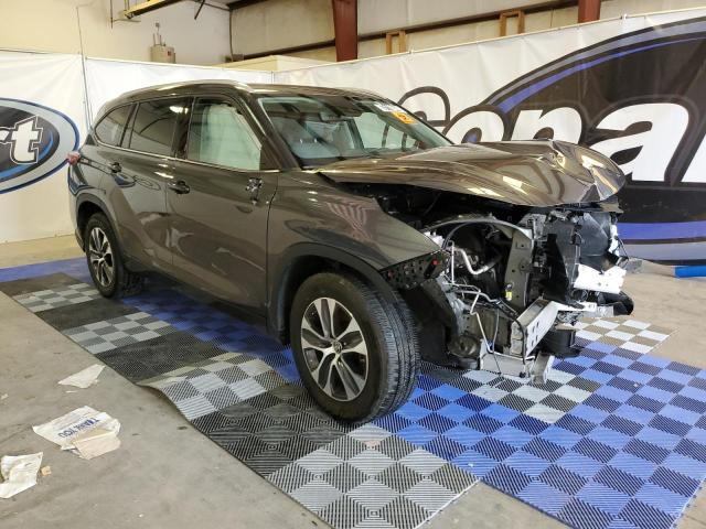 5TDGZRAH6NS551339 - 2022 TOYOTA HIGHLANDER XLE ნაცრისფერი ფოტო 4