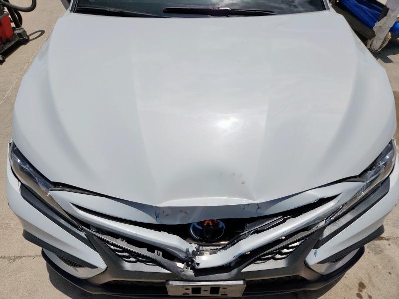 4T1G11AK3RU211390 - 2024 TOYOTA CAMRY SE NIGHT SHADE WHITE photo 11