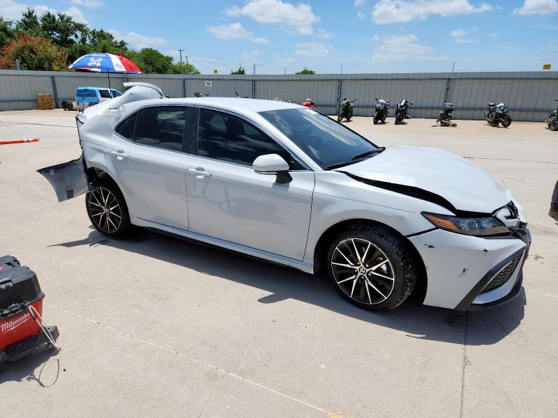 4T1G11AK3RU211390 - 2024 TOYOTA CAMRY SE NIGHT SHADE WHITE photo 4