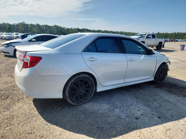 4T1BF1FK7CU620312 - 2012 TOYOTA CAMRY BASE WHITE photo 3