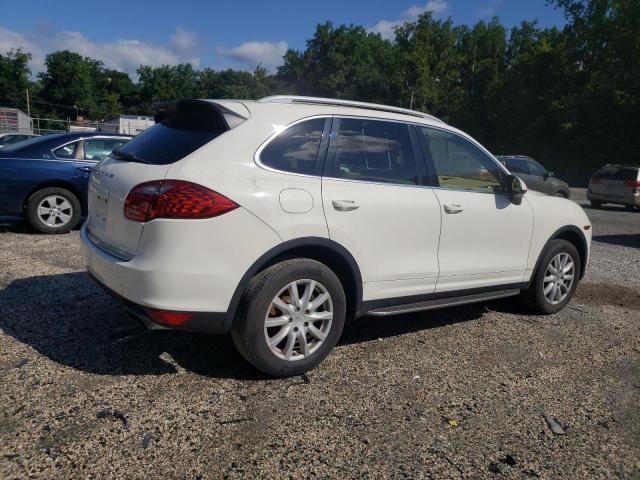 WP1AA2A28BLA09865 - 2011 PORSCHE CAYENNE WHITE photo 3