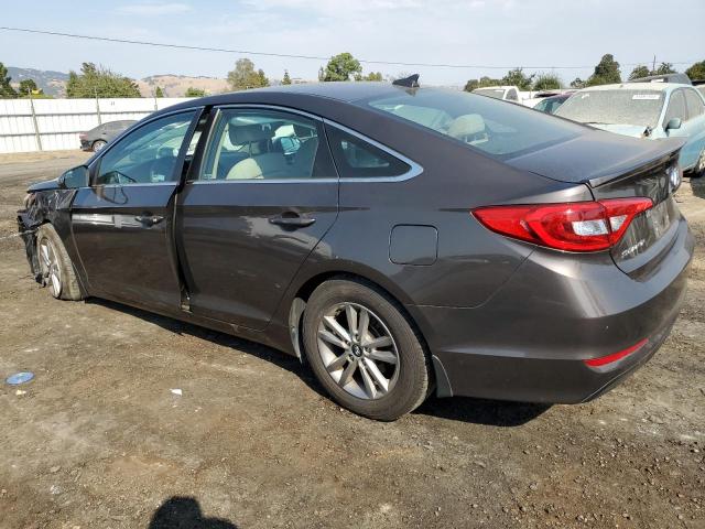 5NPE24AF5FH258794 - 2015 HYUNDAI SONATA SE BROWN photo 2