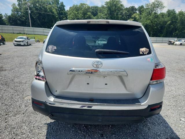 5TDZA3EH7DS036355 - 2013 TOYOTA HIGHLANDER BASE Серебристый фото 6