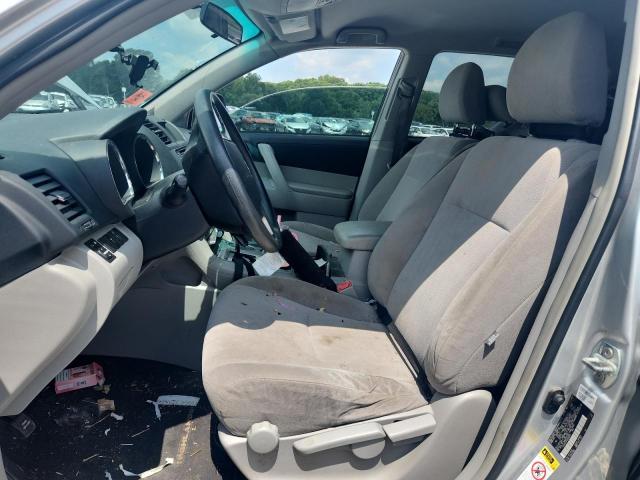 5TDZA3EH7DS036355 - 2013 TOYOTA HIGHLANDER BASE Серебристый фото 7