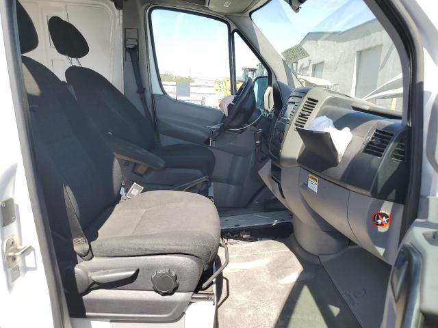 WD3PE7CC6FP155709 - 2015 MERCEDES-BENZ SPRINTER 2500 Weiß Foto 7