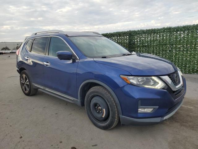 5N1AT2MT6JC800907 - 2018 NISSAN ROGUE S BLUE photo 4