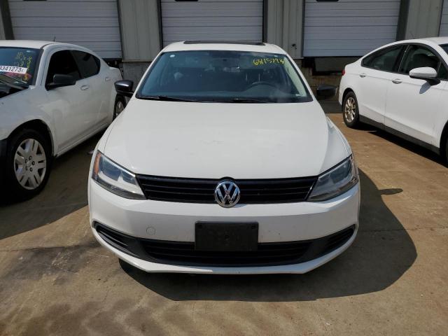 3VW2K7AJ7DM254386 - 2013 VOLKSWAGEN JETTA BASE Weiß Foto 5