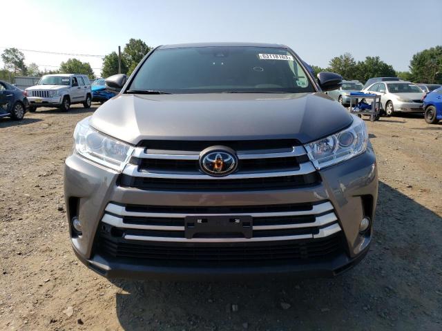 5TDBZRFH1JS907886 - 2018 TOYOTA HIGHLANDER LE GRAY photo 5