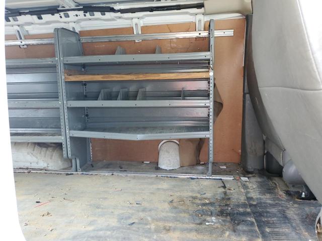 1GCUGADX3A1121045 - 2010 CHEVROLET EXPRESS G1 WHITE photo 11