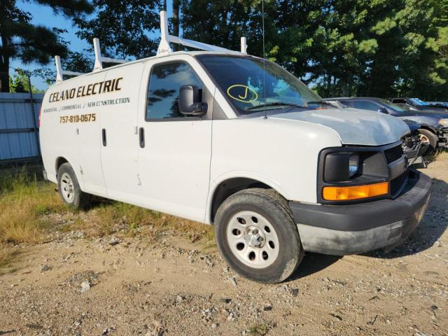 1GCUGADX3A1121045 - 2010 CHEVROLET EXPRESS G1 WHITE photo 4