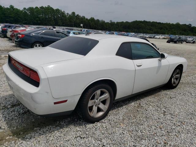 2C3CDYAG0DH524332 - 2013 DODGE CHALLENGER SXT WHITE photo 3