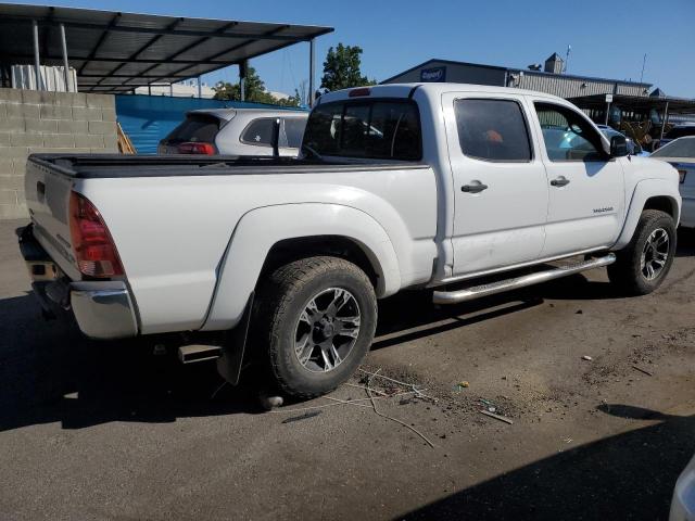 5TEKU72N17Z442522 - 2007 TOYOTA TACOMA DOUBLE CAB PRERUNNER LONG BED WHITE photo 3