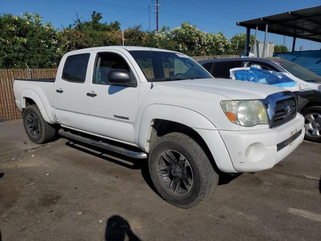 5TEKU72N17Z442522 - 2007 TOYOTA TACOMA DOUBLE CAB PRERUNNER LONG BED WHITE photo 4