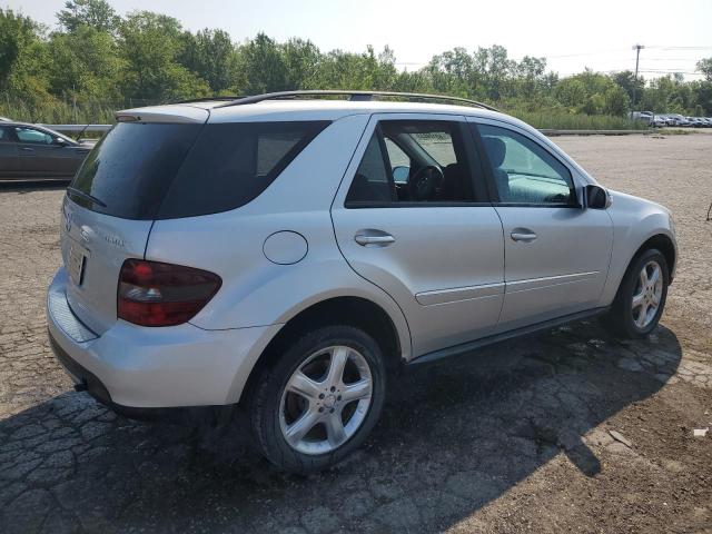 4JGBB22E28A313897 - 2008 MERCEDES-BENZ ML 320 CDI SILVER photo 3