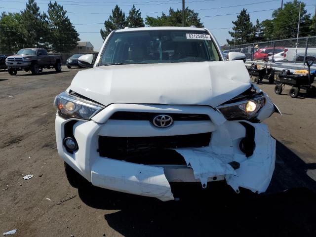 JTEBU5JR9J5501900 - 2018 TOYOTA 4RUNNER SR5/SR5 PREMIUM WHITE photo 5