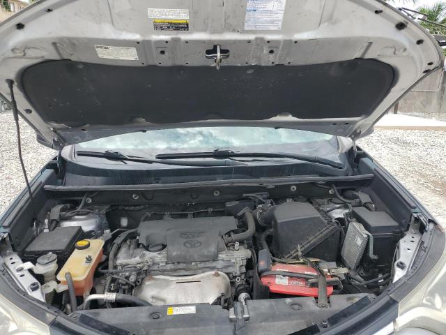 2T3ZFREV5GW238978 - 2016 TOYOTA RAV4 LE 银色 照片 11