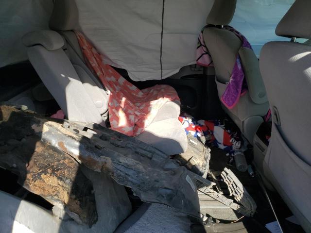 5TDKZ3DC3HS810087 - 2017 TOYOTA SIENNA LE GRAY photo 11