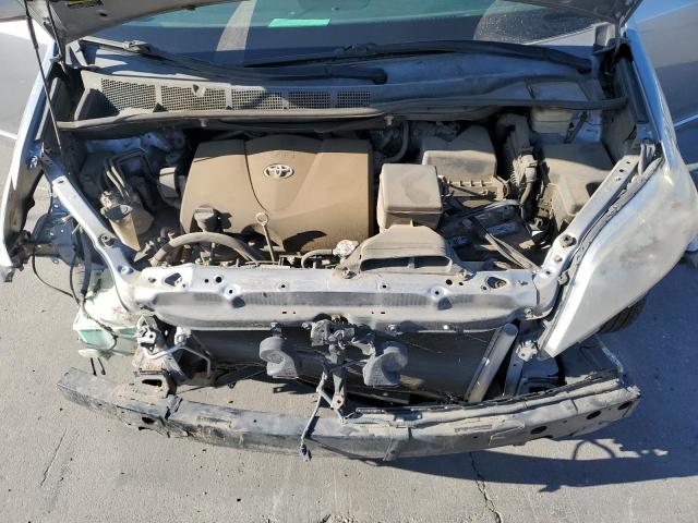 5TDKZ3DC3HS810087 - 2017 TOYOTA SIENNA LE GRAY photo 12