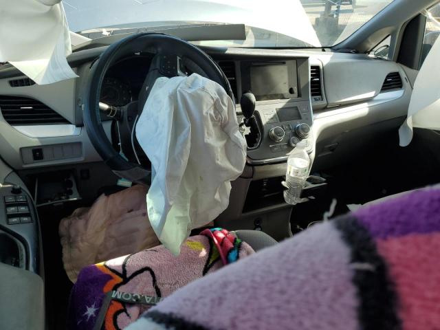 5TDKZ3DC3HS810087 - 2017 TOYOTA SIENNA LE GRAY photo 8