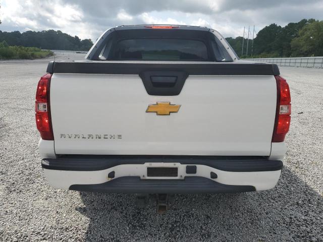 3GNTKEE70CG262344 - 2012 CHEVROLET AVALANCHE LS WHITE photo 6