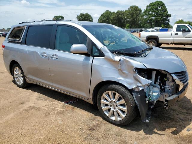 5TDJK3DC7BS011906 - 2011 TOYOTA SIENNA LE SILVER photo 4