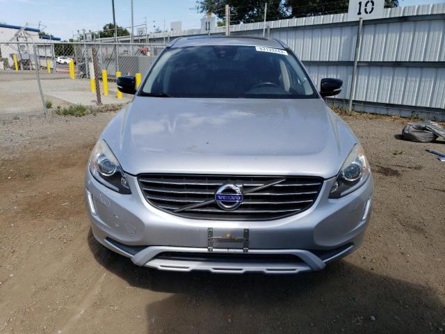 YV440MDR6H2225506 - 2017 VOLVO XC60 T5 DYNAMIC SILVER photo 5