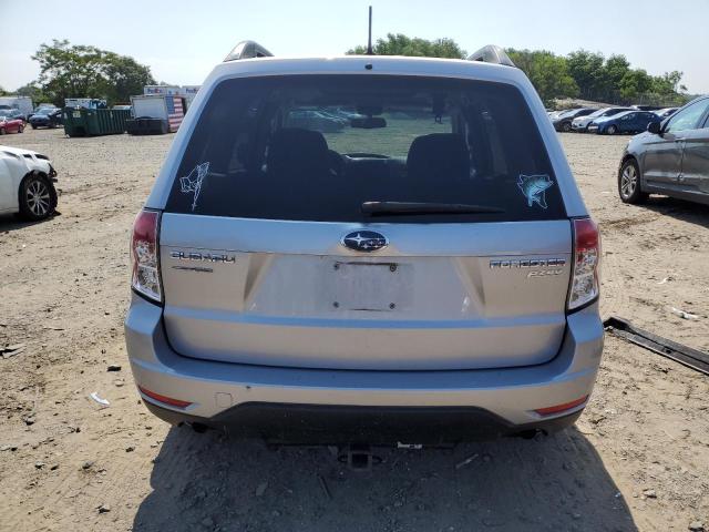 JF2SHADC1CH433541 - 2012 SUBARU FORESTER 2.5X PREMIUM SILVER photo 6