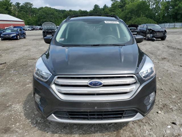 1FMCU9GD8JUB92157 - 2018 FORD ESCAPE SE GRAY photo 5