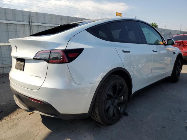 7SAYGAEE5RF048653 - 2024 TESLA MODEL Y WHITE photo 3