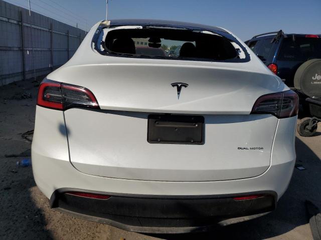 7SAYGAEE5RF048653 - 2024 TESLA MODEL Y WHITE photo 6