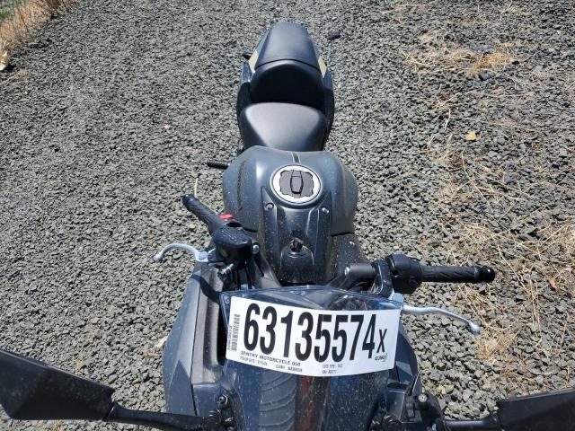 ML5EXER13RDAD0277 - 2024 KAWASAKI EX650 R 灰色 照片 5