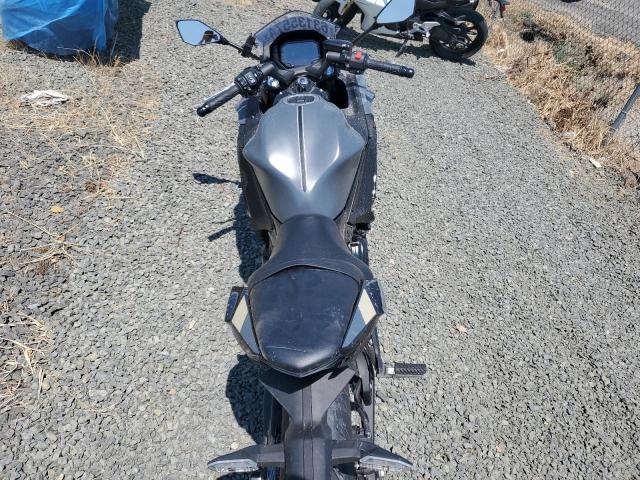 ML5EXER13RDAD0277 - 2024 KAWASAKI EX650 R 灰色 照片 6