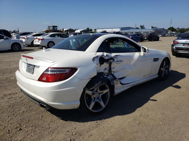 WDDPK4HA6DF053257 - 2013 MERCEDES-BENZ SLK 250 WHITE photo 4