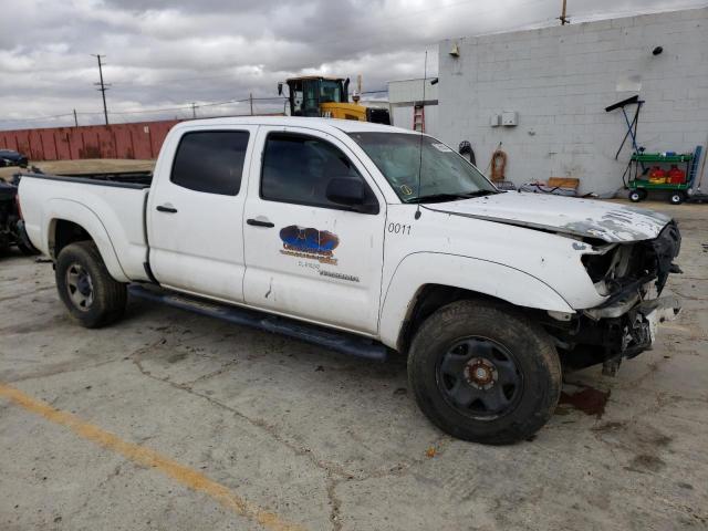 3TMKU72NX6M007042 - 2006 TOYOTA TACOMA DOUBLE CAB PRERUNNER LONG BED WHITE photo 4