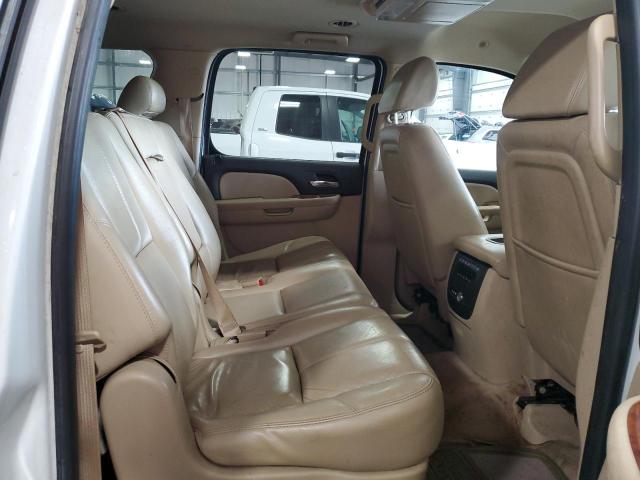 1GNFK16327J274615 - 2007 CHEVROLET SUBURBAN K1500 WHITE photo 11