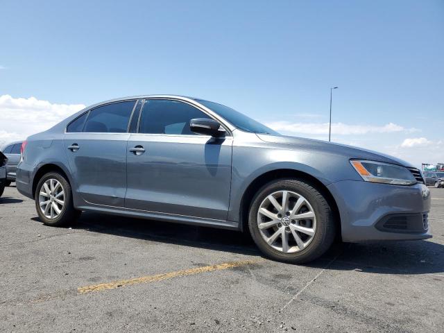 3VWDP7AJXDM279440 - 2013 VOLKSWAGEN JETTA SE GRAY photo 4