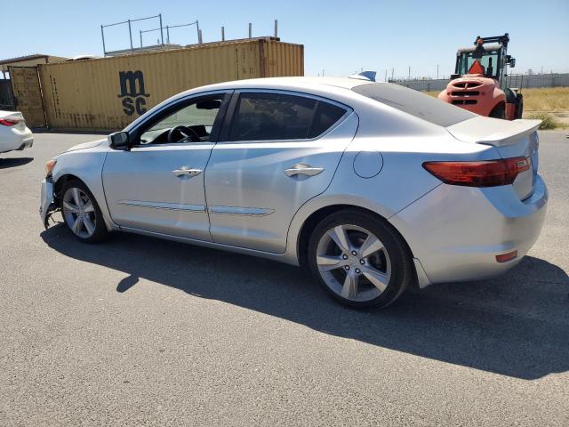 19VDE1F79DE011873 - 2013 ACURA ILX 20 TECH SILVER photo 2