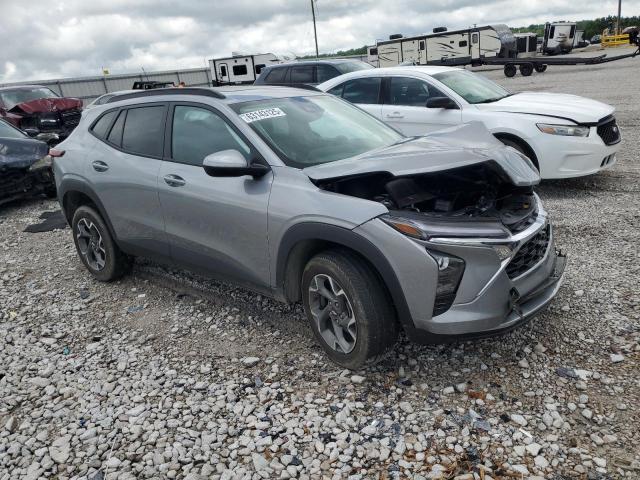 KL77LHE26RC044141 - 2024 CHEVROLET TRAX 1LT SILVER photo 4