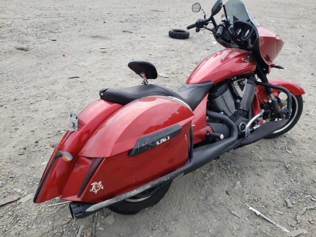 5VPDW36N9D3024291 - 2013 VICTORY MOTORCYCLES CROSS COUN RED photo 4